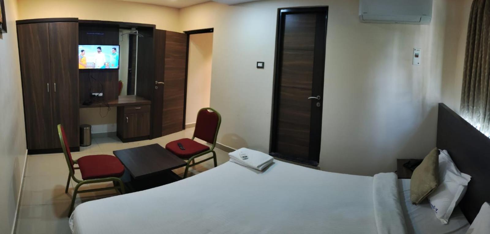 Hotel Sami V Landmarks Arantangi Екстер'єр фото