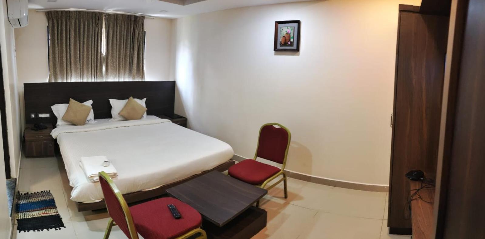 Hotel Sami V Landmarks Arantangi Екстер'єр фото