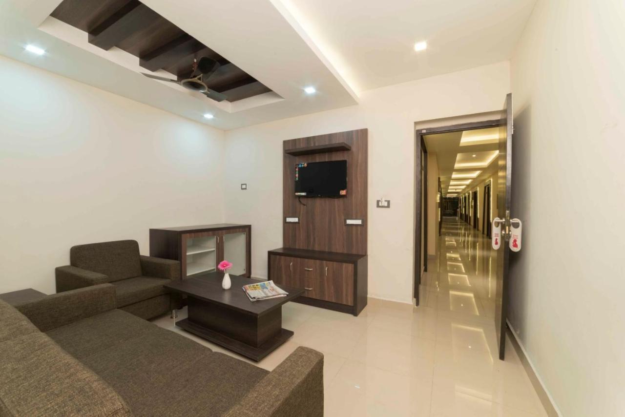 Hotel Sami V Landmarks Arantangi Екстер'єр фото