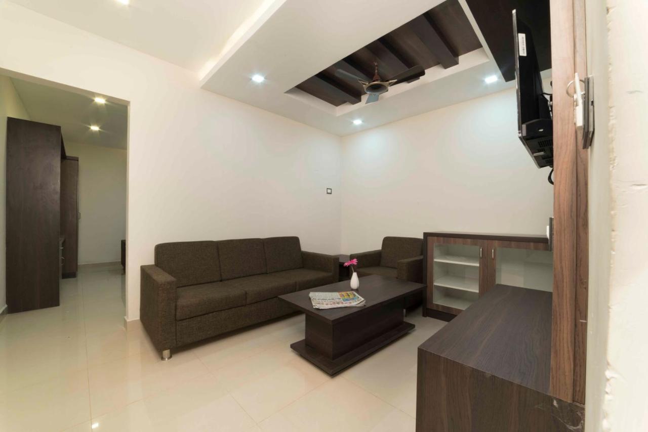 Hotel Sami V Landmarks Arantangi Екстер'єр фото