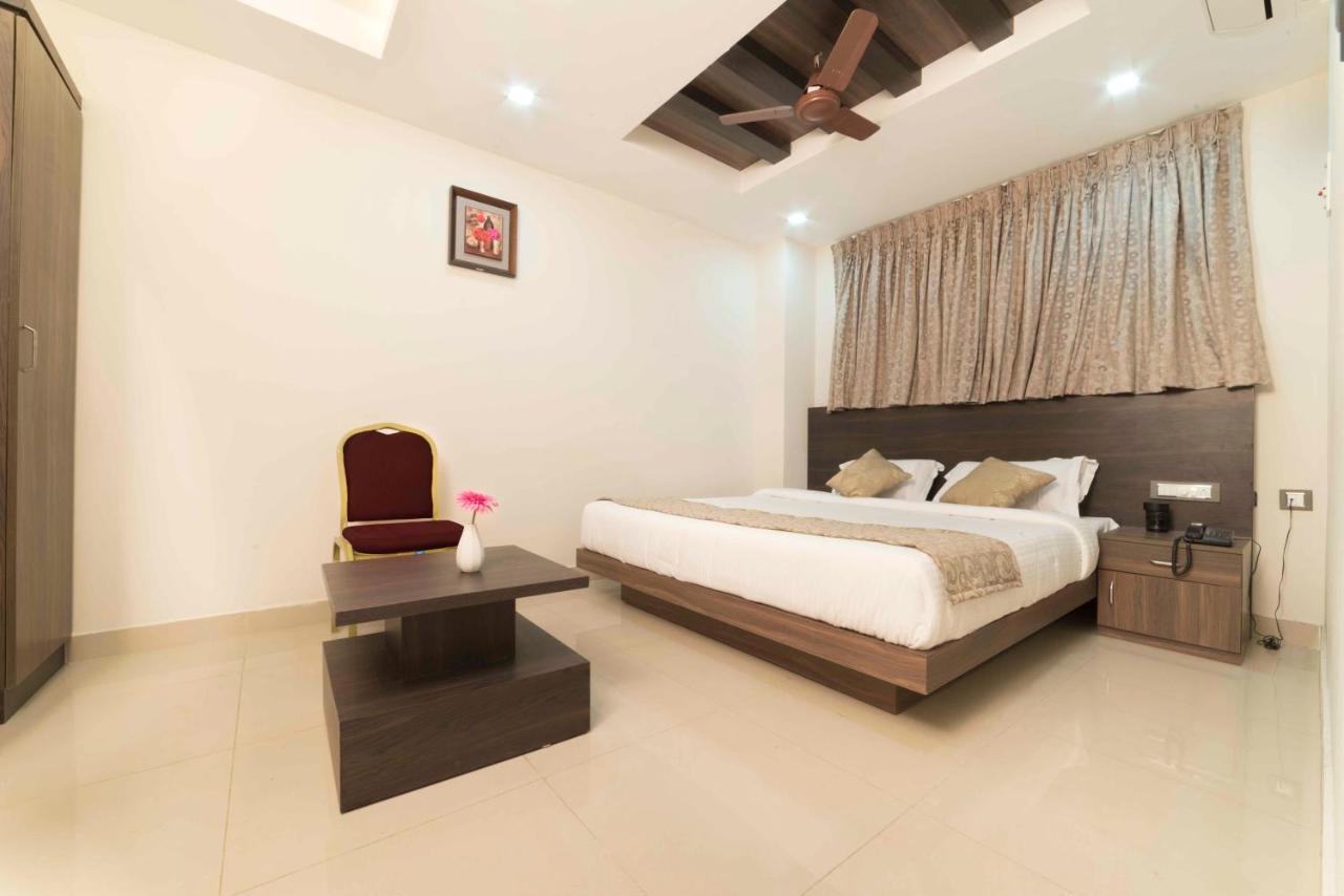 Hotel Sami V Landmarks Arantangi Екстер'єр фото
